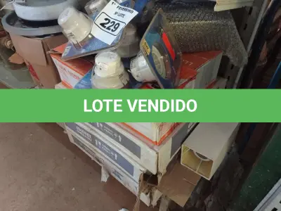 LOTE 229 - 01 LOTE COM VÁRIAS LUMINÁRIAS MARCAS E MODELOS DIVERSOS.  (NO ESTADO) ATENÇÃO! FAZER A VISITAÇÃO ANTES DE ARREMATAR, NÃO SABEMOS SE FUNCIONA. LEILÃO NÃO TEM GARANTIA E NEM DEVOLUÇÃO, SUJEITO A POSSÍVEIS AVARIAS VISÍVEIS/OCULTAS E/OU AUSÊNCIA DE COMPONENTES.