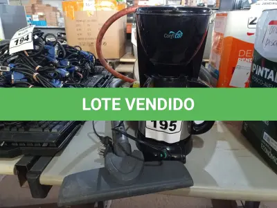 LOTE 195 - 01 ASPIRADOR DE PÓ, 01 BOMBA D’AGUA E 01 CAFETEIRA. (NO ESTADO) ATENÇÃO! FAZER A VISITAÇÃO ANTES DE ARREMATAR, NÃO SABEMOS SE FUNCIONA. LEILÃO NÃO TEM GARANTIA E NEM DEVOLUÇÃO, SUJEITO A POSSÍVEIS AVARIAS VISÍVEIS/OCULTAS E/OU AUSÊNCIA DE COMPONENTES.