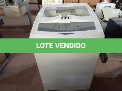 LOTE 239 - 01 MÁQUINA DE LAVAR ROUPAS MARCA BRASTEMP 220V. (NO ESTADO) ATENÇÃO! FAZER A VISITAÇÃO ANTES DE ARREMATAR, NÃO SABEMOS SE FUNCIONA. LEILÃO NÃO TEM GARANTIA E NEM DEVOLUÇÃO, SUJEITO A POSSÍVEIS AVARIAS VISÍVEIS/OCULTAS E/OU AUSÊNCIA DE COMPONENTES.