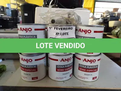 LOTE 241 - 12 LATAS DE COLA PLÁSTICA ANJO 1KG. (NO ESTADO) ATENÇÃO! FAZER A VISITAÇÃO ANTES DE ARREMATAR, NÃO SABEMOS SE FUNCIONA. LEILÃO NÃO TEM GARANTIA E NEM DEVOLUÇÃO, SUJEITO A POSSÍVEIS AVARIAS VISÍVEIS/OCULTAS E/OU AUSÊNCIA DE COMPONENTES.