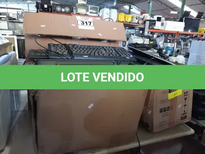 LOTE 317 - 01 LOTE COM GRANDE QUANTIDADE DE TECLADOS PARA PC MARCAS E MODELOS DIVERSOS. (NO ESTADO) ATENÇÃO! FAZER A VISITAÇÃO ANTES DE ARREMATAR, NÃO SABEMOS SE FUNCIONA. LEILÃO NÃO TEM GARANTIA E NEM DEVOLUÇÃO, SUJEITO A POSSÍVEIS AVARIAS VISÍVEIS/OCULTAS E/OU AUSÊNCIA DE COMPONENTES.