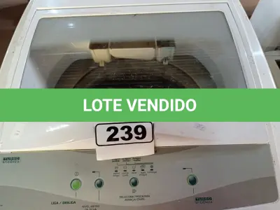 LOTE 239 - 01 MÁQUINA DE LAVAR ROUPAS MARCA BRASTEMP 220V. (NO ESTADO) ATENÇÃO! FAZER A VISITAÇÃO ANTES DE ARREMATAR, NÃO SABEMOS SE FUNCIONA. LEILÃO NÃO TEM GARANTIA E NEM DEVOLUÇÃO, SUJEITO A POSSÍVEIS AVARIAS VISÍVEIS/OCULTAS E/OU AUSÊNCIA DE COMPONENTES.