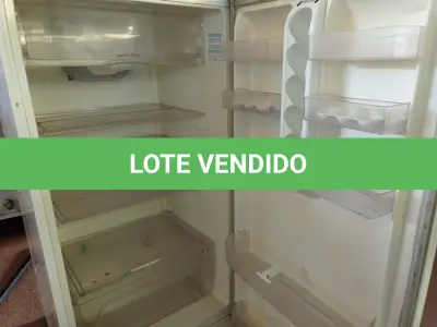 LOTE 186 - 01 GELADEIRA MARCA ELECTROLUX 220V. (NO ESTADO) ATENÇÃO! FAZER A VISITAÇÃO ANTES DE ARREMATAR, NÃO SABEMOS SE FUNCIONA. LEILÃO NÃO TEM GARANTIA E NEM DEVOLUÇÃO, SUJEITO A POSSÍVEIS AVARIAS VISÍVEIS/OCULTAS E/OU AUSÊNCIA DE COMPONENTES.