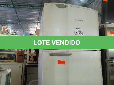LOTE 186 - 01 GELADEIRA MARCA ELECTROLUX 220V. (NO ESTADO) ATENÇÃO! FAZER A VISITAÇÃO ANTES DE ARREMATAR, NÃO SABEMOS SE FUNCIONA. LEILÃO NÃO TEM GARANTIA E NEM DEVOLUÇÃO, SUJEITO A POSSÍVEIS AVARIAS VISÍVEIS/OCULTAS E/OU AUSÊNCIA DE COMPONENTES.