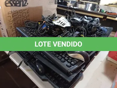 LOTE 318 - 01 LOTE COM VÁRIOS TECLADOS, CABOS DE FORÇA, MOUSES E CABOS DE VÍDEO MARCAS E MODELOS DIVERSOS. (NO ESTADO) ATENÇÃO! FAZER A VISITAÇÃO ANTES DE ARREMATAR, NÃO SABEMOS SE FUNCIONA. LEILÃO NÃO TEM GARANTIA E NEM DEVOLUÇÃO, SUJEITO A POSSÍVEIS AVARIAS VISÍVEIS/OCULTAS E/OU AUSÊNCIA DE COMPONENTES.