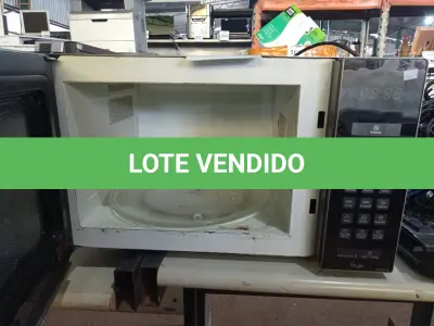 LOTE 192 - 01 MICRO-ONDAS MARCA PANASONIC. (NO ESTADO) ATENÇÃO! FAZER A VISITAÇÃO ANTES DE ARREMATAR, NÃO SABEMOS SE FUNCIONA. LEILÃO NÃO TEM GARANTIA E NEM DEVOLUÇÃO, SUJEITO A POSSÍVEIS AVARIAS VISÍVEIS/OCULTAS E/OU AUSÊNCIA DE COMPONENTES.