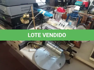 LOTE 214 - 01 LOTE COM VÁRIAS LUMINÁRIAS MARCAS E MODELOS DIVERSOS. (NO ESTADO) ATENÇÃO! FAZER A VISITAÇÃO ANTES DE ARREMATAR, NÃO SABEMOS SE FUNCIONA. LEILÃO NÃO TEM GARANTIA E NEM DEVOLUÇÃO, SUJEITO A POSSÍVEIS AVARIAS VISÍVEIS/OCULTAS E/OU AUSÊNCIA DE COMPONENTES.