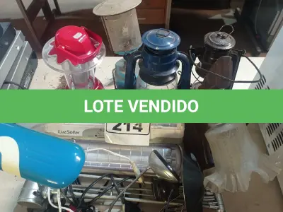 LOTE 214 - 01 LOTE COM VÁRIAS LUMINÁRIAS MARCAS E MODELOS DIVERSOS. (NO ESTADO) ATENÇÃO! FAZER A VISITAÇÃO ANTES DE ARREMATAR, NÃO SABEMOS SE FUNCIONA. LEILÃO NÃO TEM GARANTIA E NEM DEVOLUÇÃO, SUJEITO A POSSÍVEIS AVARIAS VISÍVEIS/OCULTAS E/OU AUSÊNCIA DE COMPONENTES.