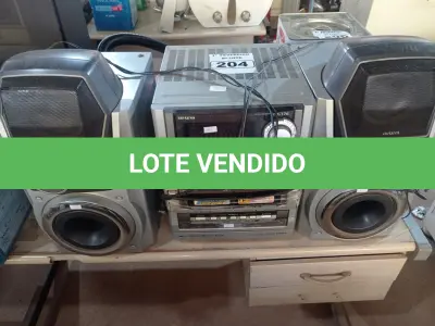 LOTE 204 - 01 APARELHO DE SOM 3X1 MARCA AIWA. (NO ESTADO) ATENÇÃO! FAZER A VISITAÇÃO ANTES DE ARREMATAR, NÃO SABEMOS SE FUNCIONA. LEILÃO NÃO TEM GARANTIA E NEM DEVOLUÇÃO, SUJEITO A POSSÍVEIS AVARIAS VISÍVEIS/OCULTAS E/OU AUSÊNCIA DE COMPONENTES.