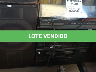 LOTE 202 - 01 APARELHO DE SOM 3X1 MARCA SANYO. (NO ESTADO) ATENÇÃO! FAZER A VISITAÇÃO ANTES DE ARREMATAR, NÃO SABEMOS SE FUNCIONA. LEILÃO NÃO TEM GARANTIA E NEM DEVOLUÇÃO, SUJEITO A POSSÍVEIS AVARIAS VISÍVEIS/OCULTAS E/OU AUSÊNCIA DE COMPONENTES.