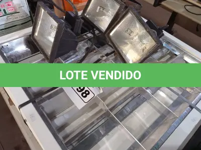 LOTE 198 - 06 LUMINÁRIAS MARCAS E MODELOS DIVERSOS. (NO ESTADO) ATENÇÃO! FAZER A VISITAÇÃO ANTES DE ARREMATAR, NÃO SABEMOS SE FUNCIONA. LEILÃO NÃO TEM GARANTIA E NEM DEVOLUÇÃO, SUJEITO A POSSÍVEIS AVARIAS VISÍVEIS/OCULTAS E/OU AUSÊNCIA DE COMPONENTES.