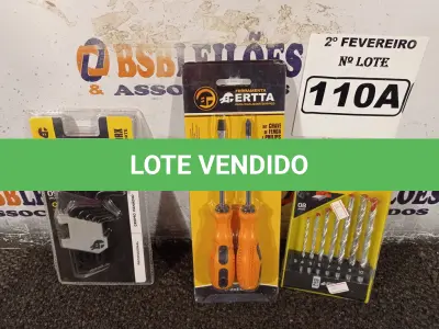 LOTE 110 - 01 JOGO DE CHAVES FENDA/PHILIPS 02 PEÇAS, 01 KIT DE BROCAS E 01 KIT DE CHAVE TORX. (NO ESTADO) ATENÇÃO! FAZER A VISITAÇÃO ANTES DE ARREMATAR, NÃO SABEMOS SE FUNCIONA. LEILÃO NÃO TEM GARANTIA E NEM DEVOLUÇÃO, SUJEITO A POSSÍVEIS AVARIAS VISÍVEIS/OCULTAS E/OU AUSÊNCIA DE COMPONENTES.