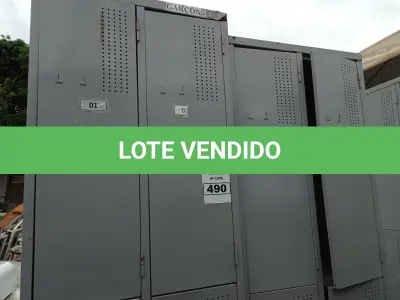 LOTE 490 - 02 ARMÁRIOS ROUPEIRO EM AÇO. (NO ESTADO) ATENÇÃO! FAZER A VISITAÇÃO ANTES DE ARREMATAR, NÃO SABEMOS SE FUNCIONA. LEILÃO NÃO TEM GARANTIA E NEM DEVOLUÇÃO, SUJEITO A POSSÍVEIS AVARIAS VISÍVEIS/OCULTAS E/OU AUSÊNCIA DE COMPONENTES.