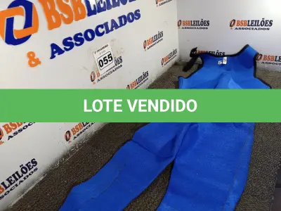 LOTE 055 - 01 ROUPA DE MERGULHO Nº5 MARCA MARES (NO ESTADO, NÃO SABEMOS SE FUNCIONA. LEILÃO NÃO TEM GARANTIA E NEM DEVOLUÇÃO).