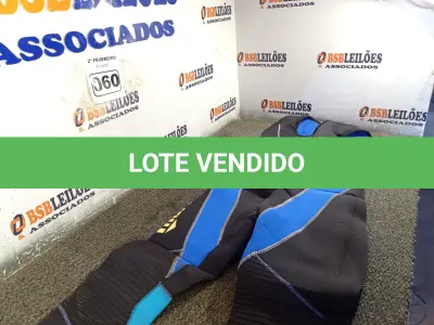 LOTE 060 - 01 ROUPA DE MERGULHO MARCA MARES (NO ESTADO, NÃO SABEMOS SE FUNCIONA. LEILÃO NÃO TEM GARANTIA E NEM DEVOLUÇÃO).