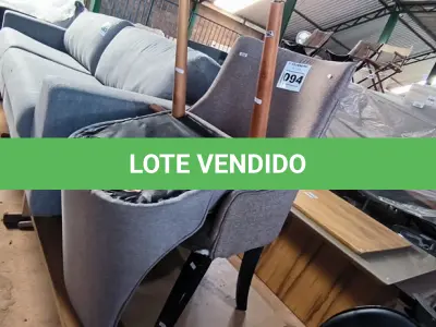 LOTE 094 - 02 CADEIRAS COM AVARIAS (NO ESTADO, NÃO SABEMOS SE FUNCIONA. LEILÃO NÃO TEM GARANTIA E NEM DEVOLUÇÃO).