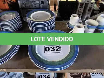 LOTE 032 - 01 LOTE COM PRATOS PORCELANA SCHIMIDT E XICARAS PORCELANA SCHIMIDT (NO ESTADO, NÃO SABEMOS SE FUNCIONA. LEILÃO NÃO TEM GARANTIA E NEM DEVOLUÇÃO).