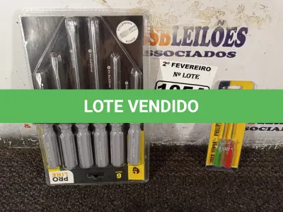 LOTE 105 - 02 KIT’S DE CHAVES FENDA/PHILIPS. (NO ESTADO) ATENÇÃO! FAZER A VISITAÇÃO ANTES DE ARREMATAR, NÃO SABEMOS SE FUNCIONA. LEILÃO NÃO TEM GARANTIA E NEM DEVOLUÇÃO, SUJEITO A POSSÍVEIS AVARIAS VISÍVEIS/OCULTAS E/OU AUSÊNCIA DE COMPONENTES.