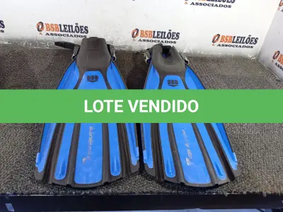 LOTE 054 - 01 PAR DE PÉ DE PATO PARA MERGULHO (NO ESTADO, NÃO SABEMOS SE FUNCIONA. LEILÃO NÃO TEM GARANTIA E NEM DEVOLUÇÃO).