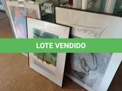 LOTE 125 - 03 QUADROS DECORATIVOS. (NO ESTADO) ATENÇÃO! FAZER A VISITAÇÃO ANTES DE ARREMATAR, NÃO SABEMOS SE FUNCIONA. LEILÃO NÃO TEM GARANTIA E NEM DEVOLUÇÃO, SUJEITO A POSSÍVEIS AVARIAS VISÍVEIS/OCULTAS E/OU AUSÊNCIA DE COMPONENTES.