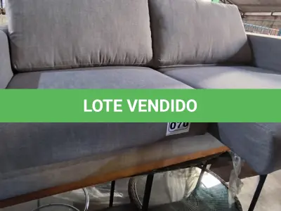 LOTE 070 - 01 SOFÁ RETRÁTIL ACARAI (NO ESTADO, NÃO SABEMOS SE FUNCIONA. LEILÃO NÃO TEM GARANTIA E NEM DEVOLUÇÃO).