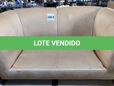 LOTE 083 - 01 SOFÁ COR CREME SEM ALMOFADAS (NO ESTADO, NÃO SABEMOS SE FUNCIONA. LEILÃO NÃO TEM GARANTIA E NEM DEVOLUÇÃO).