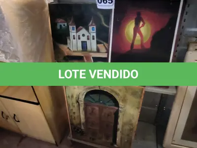 LOTE 065 - 03 QUADROS COM PINTURA A MÃO (NO ESTADO, NÃO SABEMOS SE FUNCIONA. LEILÃO NÃO TEM GARANTIA E NEM DEVOLUÇÃO).