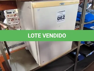 LOTE 062 - 01 FRIGOBAR CONSUL COMPACTO 80 (NO ESTADO, NÃO SABEMOS SE FUNCIONA. LEILÃO NÃO TEM GARANTIA E NEM DEVOLUÇÃO). (NO ESTADO, NÃO SABEMOS SE FUNCIONA. LEILÃO NÃO TEM GARANTIA E NEM DEVOLUÇÃO).