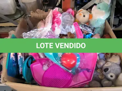 LOTE 022 - 01 LOTE COM BRINQUEDOS DIVERSOS (NO ESTADO, NÃO SABEMOS SE FUNCIONA. LEILÃO NÃO TEM GARANTIA E NEM DEVOLUÇÃO).