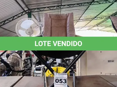 LOTE 053 - 01 CADEIRA DOBRÁVEL (NO ESTADO, NÃO SABEMOS SE FUNCIONA. LEILÃO NÃO TEM GARANTIA E NEM DEVOLUÇÃO).