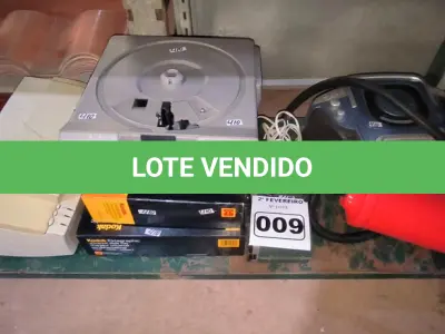 LOTE 009 - 01 LOTE COM PROJETOR DE SLIDE , RADIO , E IMPRESSORA (NO ESTADO, NÃO SABEMOS SE FUNCIONA. LEILÃO NÃO TEM GARANTIA E NEM DEVOLUÇÃO).
