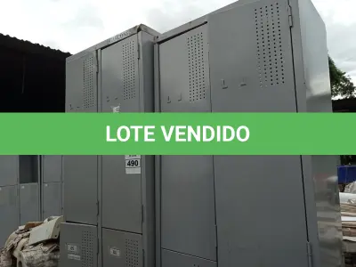LOTE 490 - 02 ARMÁRIOS ROUPEIRO EM AÇO. (NO ESTADO) ATENÇÃO! FAZER A VISITAÇÃO ANTES DE ARREMATAR, NÃO SABEMOS SE FUNCIONA. LEILÃO NÃO TEM GARANTIA E NEM DEVOLUÇÃO, SUJEITO A POSSÍVEIS AVARIAS VISÍVEIS/OCULTAS E/OU AUSÊNCIA DE COMPONENTES.