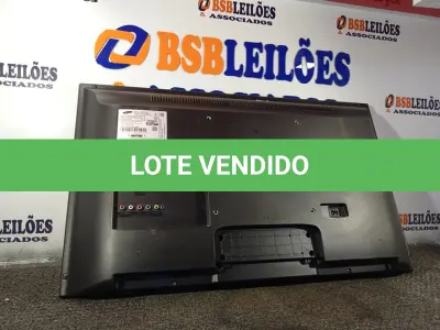 LOTE 499 - 01 TV SAMSUNG 32” POL PARA RETIRADA DE PEÇAS. (NO ESTADO) ATENÇÃO! FAZER A VISITAÇÃO ANTES DE ARREMATAR, NÃO SABEMOS SE FUNCIONA. LEILÃO NÃO TEM GARANTIA E NEM DEVOLUÇÃO, SUJEITO A POSSÍVEIS AVARIAS VISÍVEIS/OCULTAS E/OU AUSÊNCIA DE COMPONENTES.