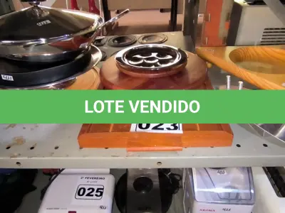 LOTE 023 - 01 LOTE COM PANELAS E TABUAS EM MADEIRA (NO ESTADO, NÃO SABEMOS SE FUNCIONA. LEILÃO NÃO TEM GARANTIA E NEM DEVOLUÇÃO).