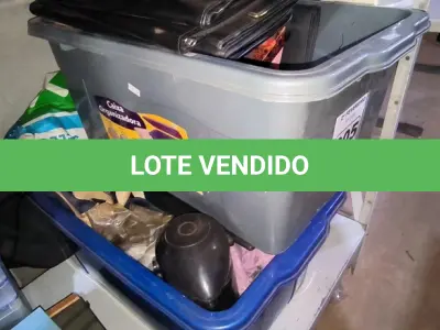 LOTE 005 - 01 LOTE COM BRINQUEDOS ,PASTAS ,GARRAFA DE CAFÉ ,E CONTROLES DE VÍDEO GAME(NO ESTADO, NÃO SABEMOS SE FUNCIONA. LEILÃO NÃO TEM GARANTIA E NEM DEVOLUÇÃO).