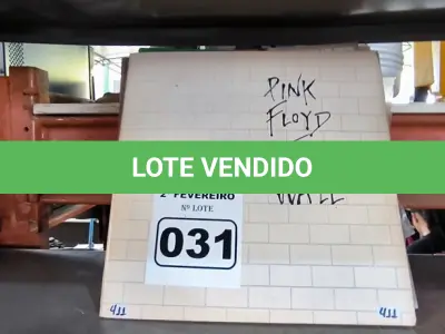 LOTE 031 - 01 LOTE COM DISCOS DE VINIL DIVERSOS (NO ESTADO, NÃO SABEMOS SE FUNCIONA. LEILÃO NÃO TEM GARANTIA E NEM DEVOLUÇÃO).