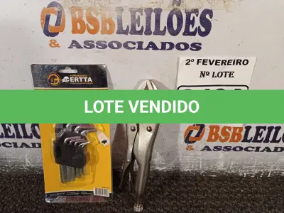 LOTE 040 - 01 KIT DE CHAVE ALLEN E 01 ALICATE DE PRESSÃO. (NO ESTADO) ATENÇÃO! FAZER A VISITAÇÃO ANTES DE ARREMATAR, NÃO SABEMOS SE FUNCIONA. LEILÃO NÃO TEM GARANTIA E NEM DEVOLUÇÃO, SUJEITO A POSSÍVEIS AVARIAS VISÍVEIS/OCULTAS E/OU AUSÊNCIA DE COMPONENTES.