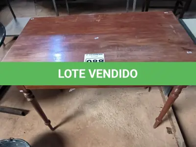 LOTE 088 - 01 APARADOR EM MADEIRA COM GAVETA (NO ESTADO, NÃO SABEMOS SE FUNCIONA. LEILÃO NÃO TEM GARANTIA E NEM DEVOLUÇÃO).