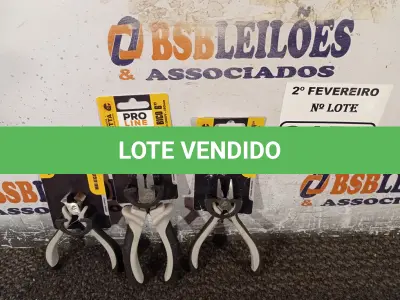 LOTE 015 - 01 ALICATE DE BICO 6”, 01 MINI ALICATE UNIVERSAL 4” E 01 MINI ALICATE DE CORTE FRONTAL 4”. (NO ESTADO) ATENÇÃO! FAZER A VISITAÇÃO ANTES DE ARREMATAR, NÃO SABEMOS SE FUNCIONA. LEILÃO NÃO TEM GARANTIA E NEM DEVOLUÇÃO, SUJEITO A POSSÍVEIS AVARIAS VISÍVEIS/OCULTAS E/OU AUSÊNCIA DE COMPONENTES.