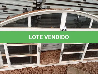 LOTE 498 - 01 JANELA VENEZIANA. (NO ESTADO) ATENÇÃO! FAZER A VISITAÇÃO ANTES DE ARREMATAR, NÃO SABEMOS SE FUNCIONA. LEILÃO NÃO TEM GARANTIA E NEM DEVOLUÇÃO, SUJEITO A POSSÍVEIS AVARIAS VISÍVEIS/OCULTAS E/OU AUSÊNCIA DE COMPONENTES.
