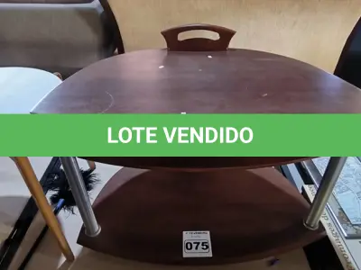 LOTE 075 - 01 RACK EM MADEIRA (NO ESTADO, NÃO SABEMOS SE FUNCIONA. LEILÃO NÃO TEM GARANTIA E NEM DEVOLUÇÃO).