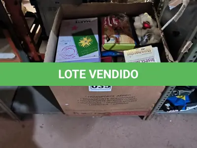 LOTE 035 - 01 LOTE COM ENFEITES NATALINOS (NO ESTADO, NÃO SABEMOS SE FUNCIONA. LEILÃO NÃO TEM GARANTIA E NEM DEVOLUÇÃO).