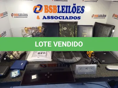 LOTE 027 - 01 LOTE COM SECADORES DE CABELO , FERRO DE PASSAR ROUPAR E RELÓGIOS (NO ESTADO, NÃO SABEMOS SE FUNCIONA. LEILÃO NÃO TEM GARANTIA E NEM DEVOLUÇÃO).