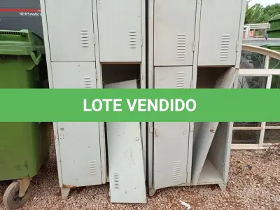 LOTE 494 - 02 ARMÁRIOS ROUPEIRO EM AÇO. (NO ESTADO) ATENÇÃO! FAZER A VISITAÇÃO ANTES DE ARREMATAR, NÃO SABEMOS SE FUNCIONA. LEILÃO NÃO TEM GARANTIA E NEM DEVOLUÇÃO, SUJEITO A POSSÍVEIS AVARIAS VISÍVEIS/OCULTAS E/OU AUSÊNCIA DE COMPONENTES.