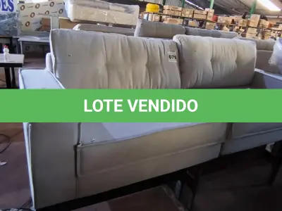 LOTE 079 - 02 SOFÁS DE CANTO CINZA CLARO (NO ESTADO, NÃO SABEMOS SE FUNCIONA. LEILÃO NÃO TEM GARANTIA E NEM DEVOLUÇÃO).