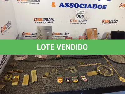 LOTE 004 - 01 LOTE COM ARTIGOS PARA DECORAÇÃO (NO ESTADO, NÃO SABEMOS SE FUNCIONA. LEILÃO NÃO TEM GARANTIA E NEM DEVOLUÇÃO).