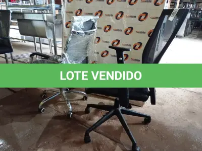 LOTE 087 - 02 CADEIRAS GIRATÓRIAS PARA ESCRITÓRIO AIRGRID. (NO ESTADO, NÃO SABEMOS SE FUNCIONA. LEILÃO NÃO TEM GARANTIA E NEM DEVOLUÇÃO).
