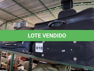 LOTE 010 - 04 MALAS PARA VIAGEM (NO ESTADO, NÃO SABEMOS SE FUNCIONA. LEILÃO NÃO TEM GARANTIA E NEM DEVOLUÇÃO).
