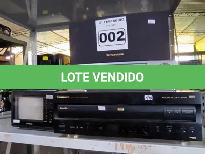 LOTE 002 - 01 LOTE COM DVD PIONNER, VSH SEMP , TELEVISÃO ANTIGA E CAIXA DE SOM PIONNER (NO ESTADO, NÃO SABEMOS SE FUNCIONA. LEILÃO NÃO TEM GARANTIA E NEM DEVOLUÇÃO). 