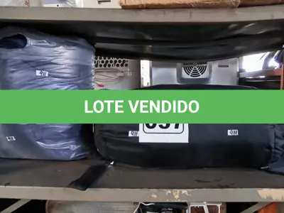 LOTE 037 - 01 BARRACA PARA CAMPING E SACOS DE DORMIR (NO ESTADO, NÃO SABEMOS SE FUNCIONA. LEILÃO NÃO TEM GARANTIA E NEM DEVOLUÇÃO).